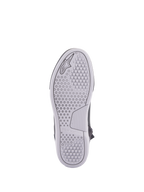 Alpinestars Chrome Drystar® Shoes, scarpe da moto urbane, vista della suola, suola in gomma grigio chiaro con motivi di aderenza esagonali e circolari, logo Alpinestars e nome del marchio in rilievo