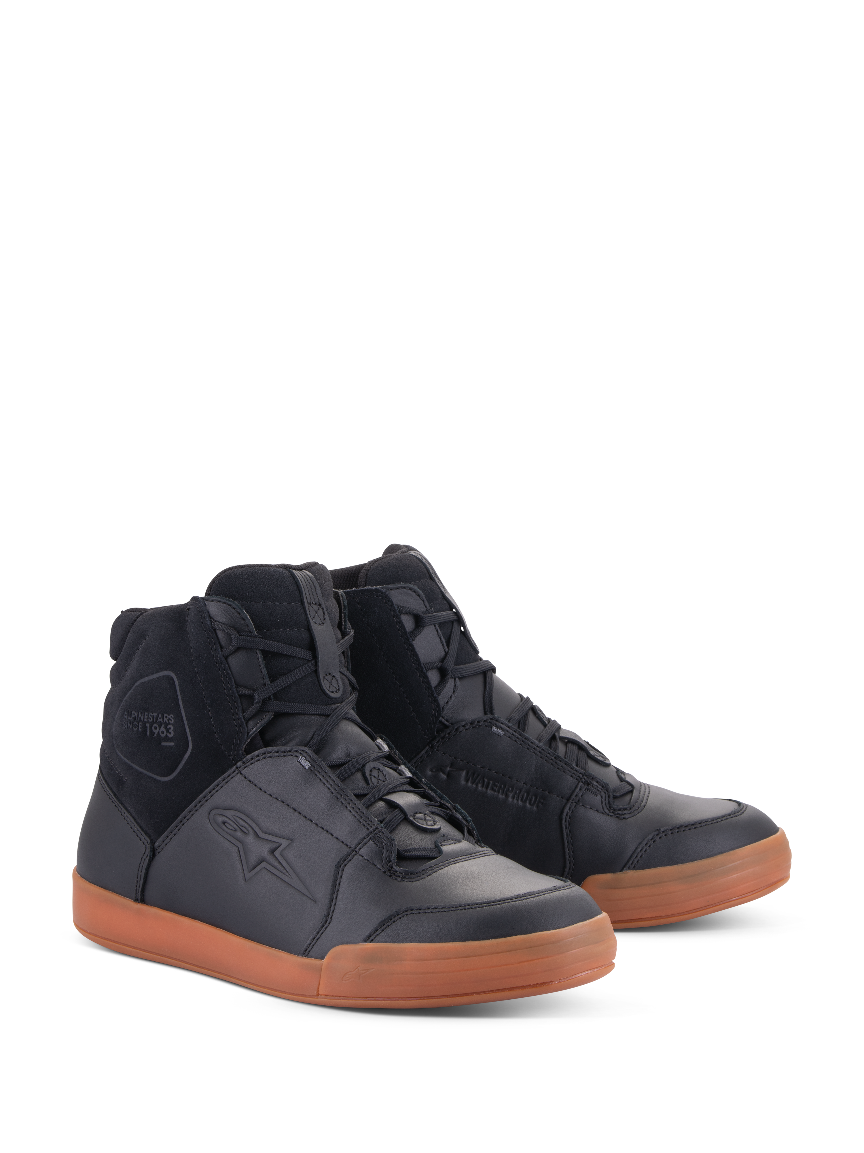 Scarpe Alpinestars Chrome Drystar®, scarpe da moto urbane impermeabili, tomaia in pelle nera e camoscio con suola color para, design da sneaker alta, abbigliamento da moto casual con caratteristiche protettive