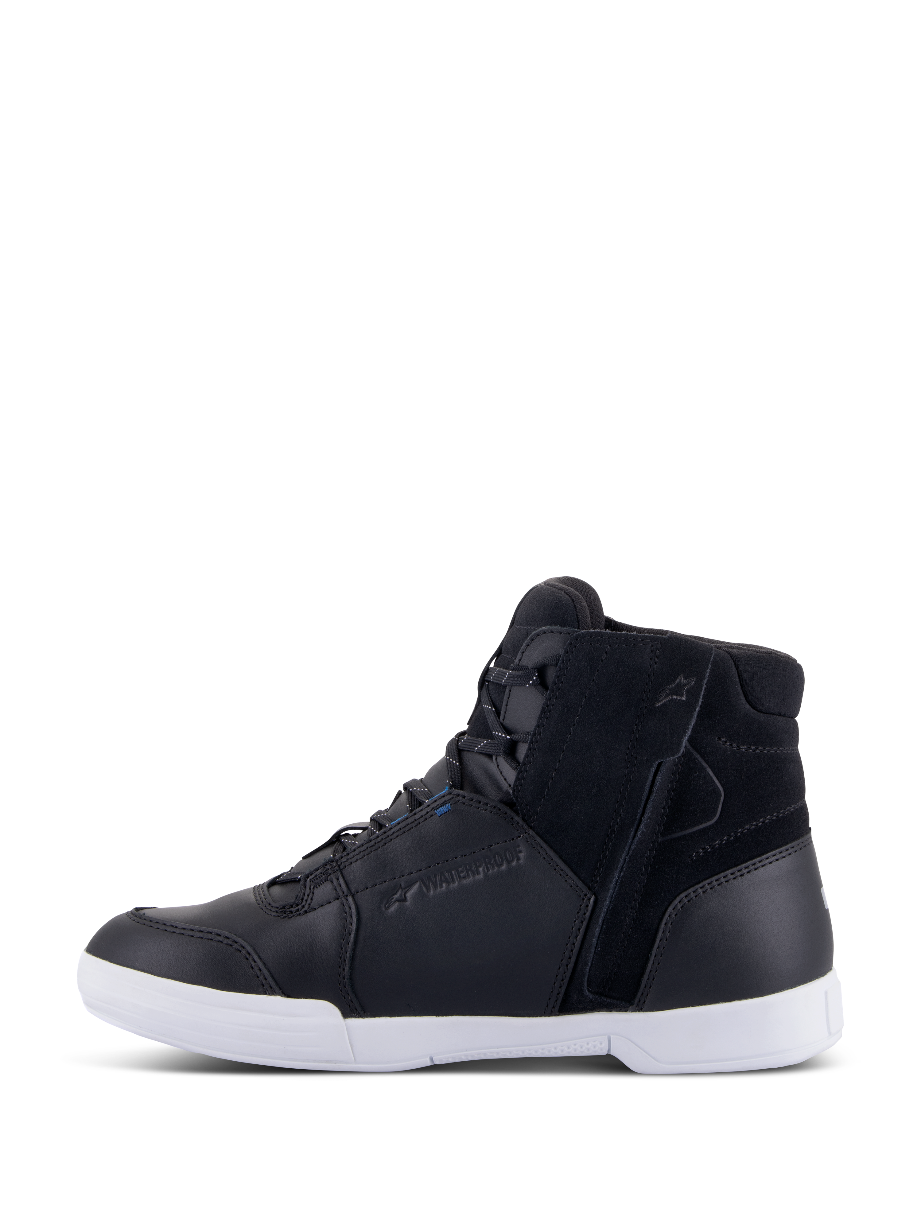 Scarpe Alpinestars Chrome Drystar®, scarpe da moto urbane, nero e bianco con accenti blu, tomaia in pelle e scamosciato, cerniera laterale, suola bianca, logo waterproof, stile sneaker casual a collo alto