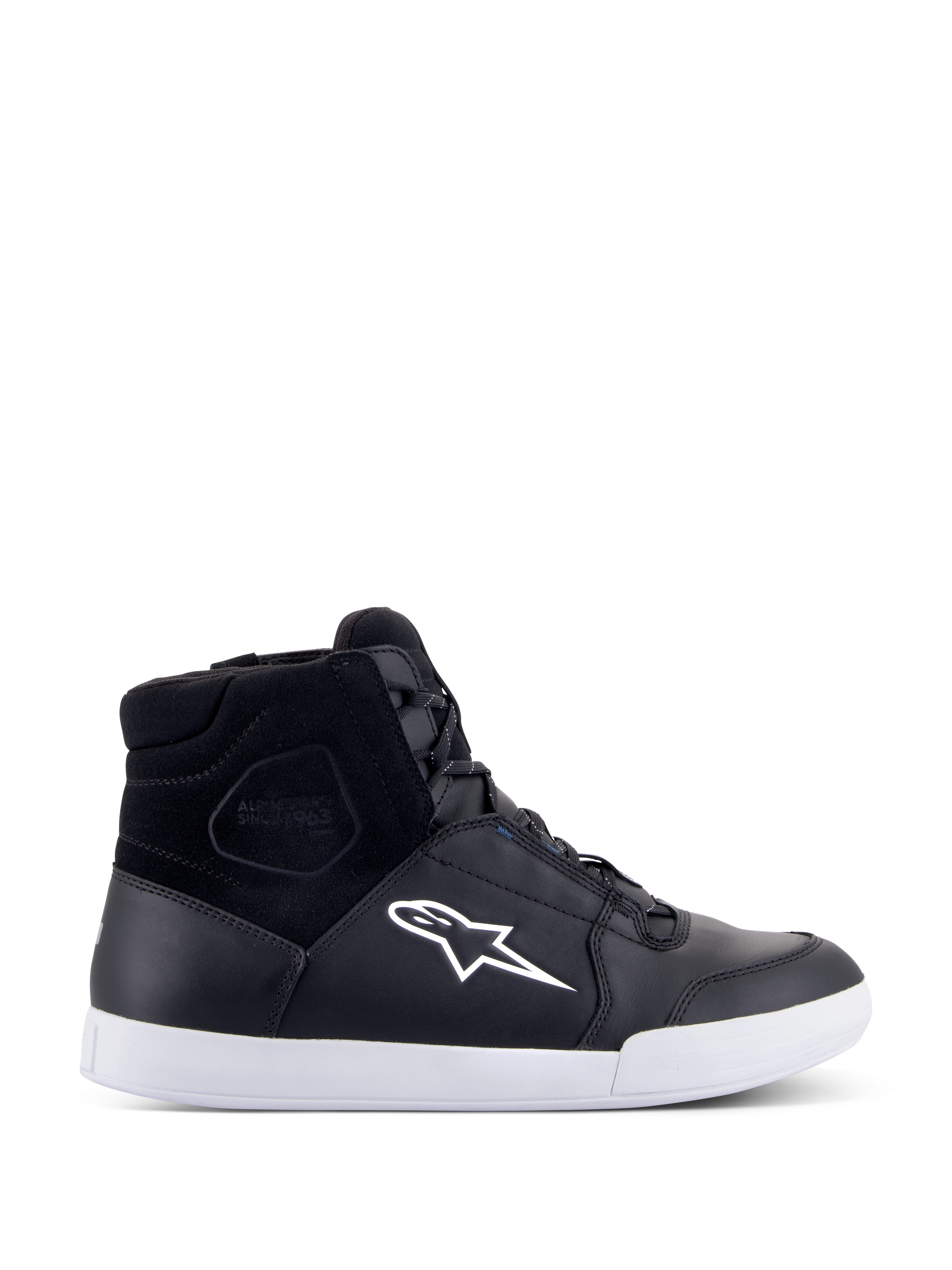 Alpinestars Chrome Drystar Shoes, sneakers da moto alte nere con logo a stella e suola bianchi, tomaia in pelle e camoscio impermeabile, calzature da guida urbana con colletto imbottito