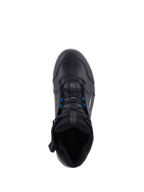 Scarpe Alpinestars Chrome Drystar®, scarpe da moto urbane, nero bianco blu, vista dall'alto con lacci neri e dettagli blu, costruzione in pelle premium e design protettivo stile street