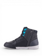 Alpinestars scarpe Stella Chrome Drystar®, scarpe da moto urban da donna, nere e turchesi, in pelle e camoscio, membrana impermeabile Drystar® e cerniera laterale.