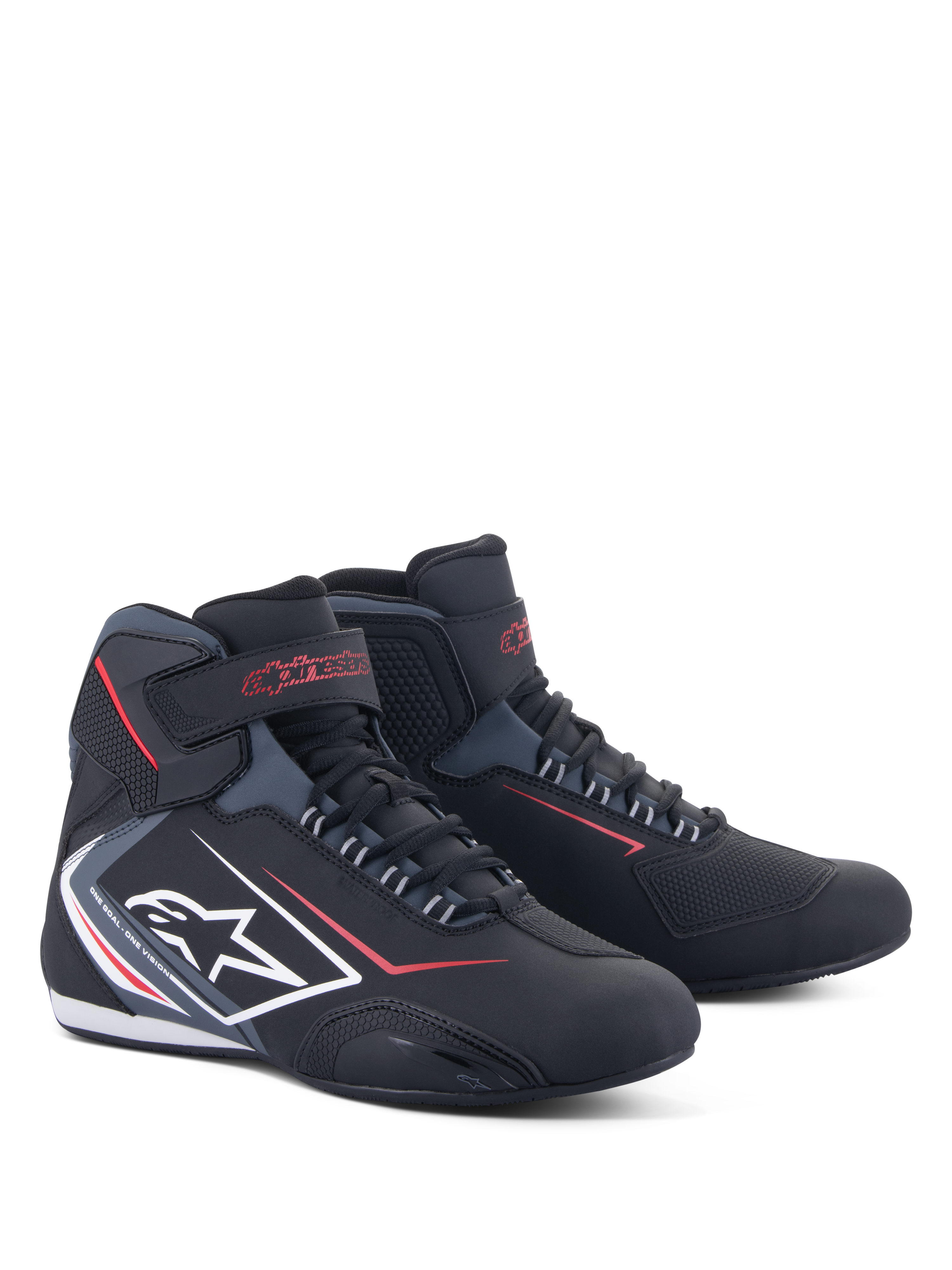 Scarpe Alpinestars Sektor Waterproof, scarpe da moto, nero con accenti rossi e bianchi, con logo a stella bianco sul lato, cinturino in velcro sulla caviglia e sistema di allacciatura, design sportivo e profilato per la guida su strada