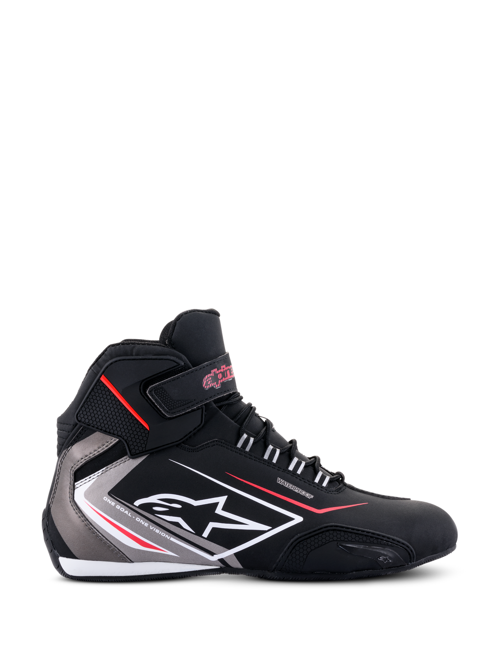 Scarpe Alpinestars Sektor Waterproof, profilo laterale, nero con accenti grigi e bianchi e dettagli rossi, dotate di lacci, cinturino in Velcro sulla caviglia, logo Alpinestars e scritta 'Waterproof', calzatura tecnica da moto dal design affusolato