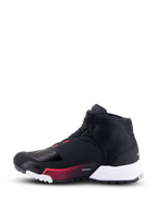 Alpinestars CR-X Women's Drystar® Riding Shoe, scarpa da moto, nero, bianco e Diva Pink, vista laterale del profilo con tomaia in ripstop nero, sezione del tallone bianca e accenti grafici rosa, stile urbano con caratteristiche protettive