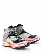 Alpinestars CR-X Women's Drystar® Riding Shoes, scarpe da moto, bianco, grigio medio, nero e rosa diva, silhouette atletica ed elegante con vivaci accenti rosa sfumati, cinturini in velcro alla caviglia e logo Astar sul lato, calzature protettive impermeabili per guida su strada