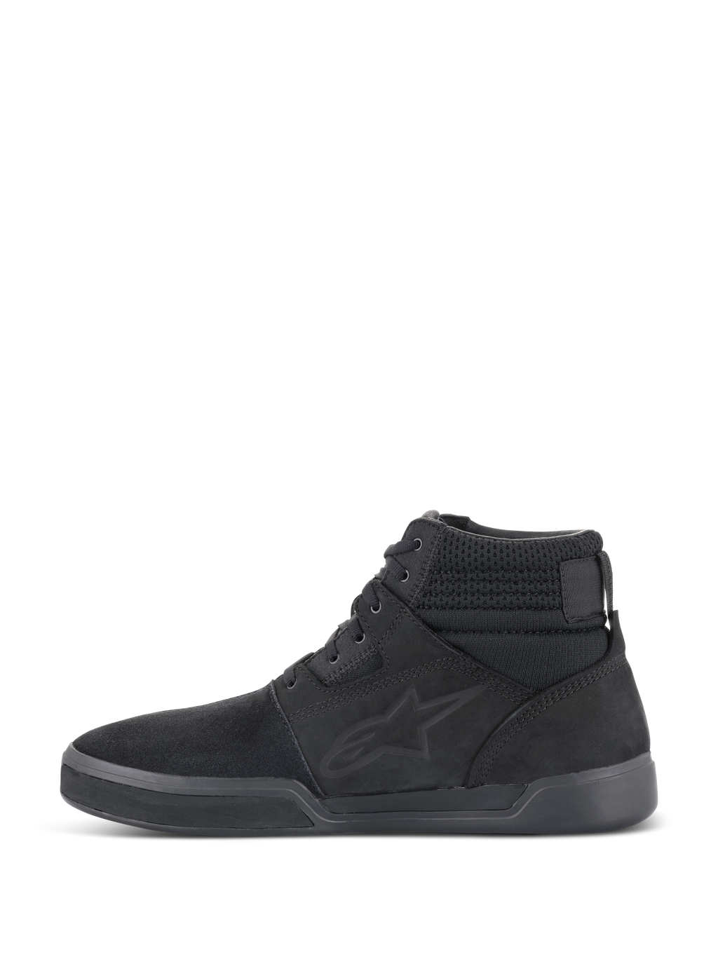 Alpinestars Primer Riding Shoes, scarpe da moto, nero, profilo laterale, design casual da sneaker alta con logo Alpinestars, colletto testurizzato e suola piatta