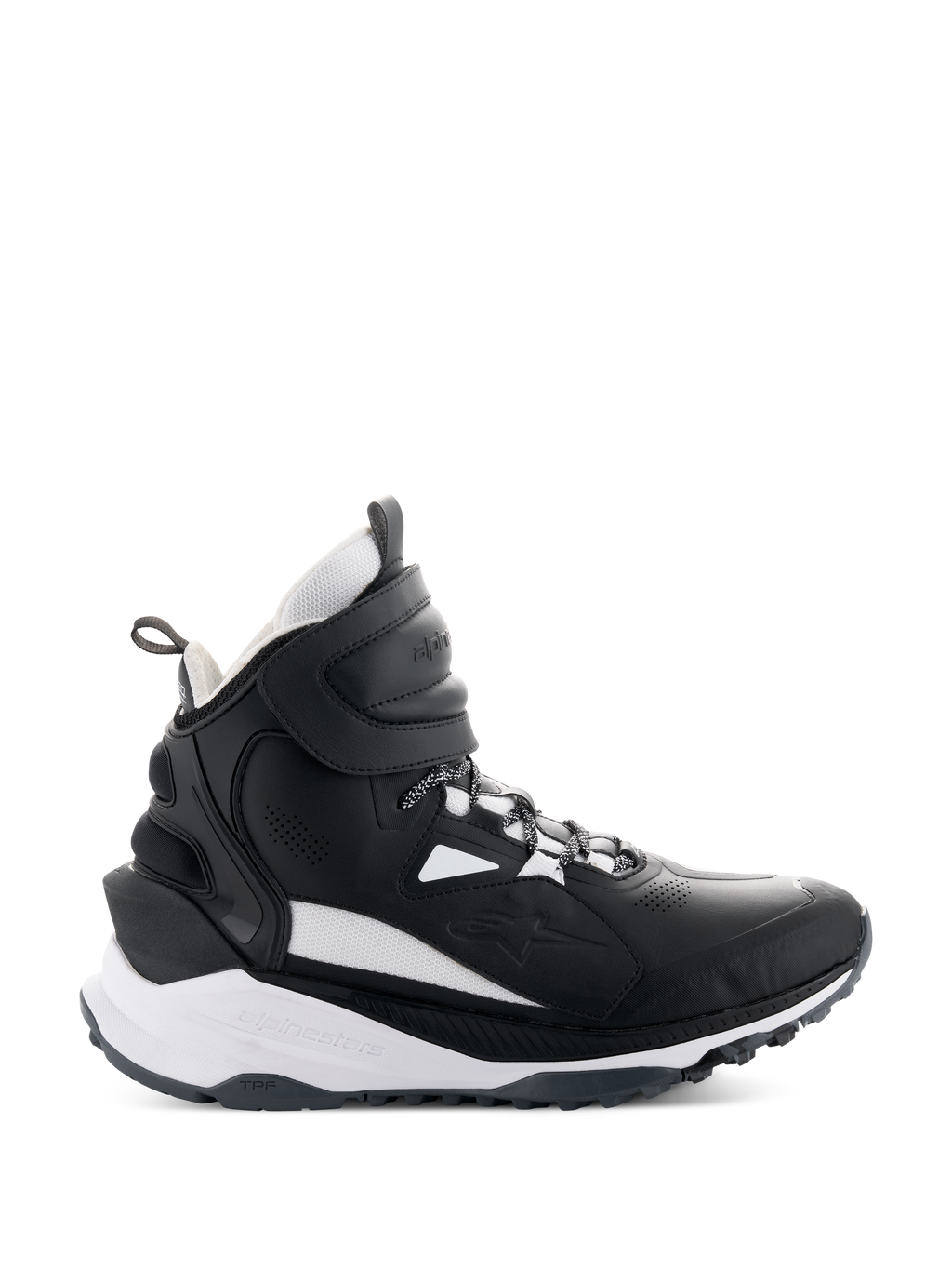 Scarpe Alpinestars Speedstreet, sneaker alte da moto, nero e bianco, vista laterale con ampio cinturino alla caviglia a strappo, intersuola bianca spessa con loghi Alpinestars e TPF e suola in gomma robusta per la guida urbana.