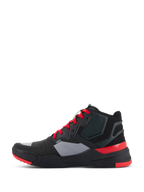Scarpe Alpinestars Speedflight, scarpa tecnica da moto, nero con dettagli rosso brillante e grigio, vista laterale, con tomaia in tessuto ripstop, lacci rosso brillante e contrafforte protettivo sul tallone, calzatura da moto in stile sneaker sportiva per il pendolarismo urbano