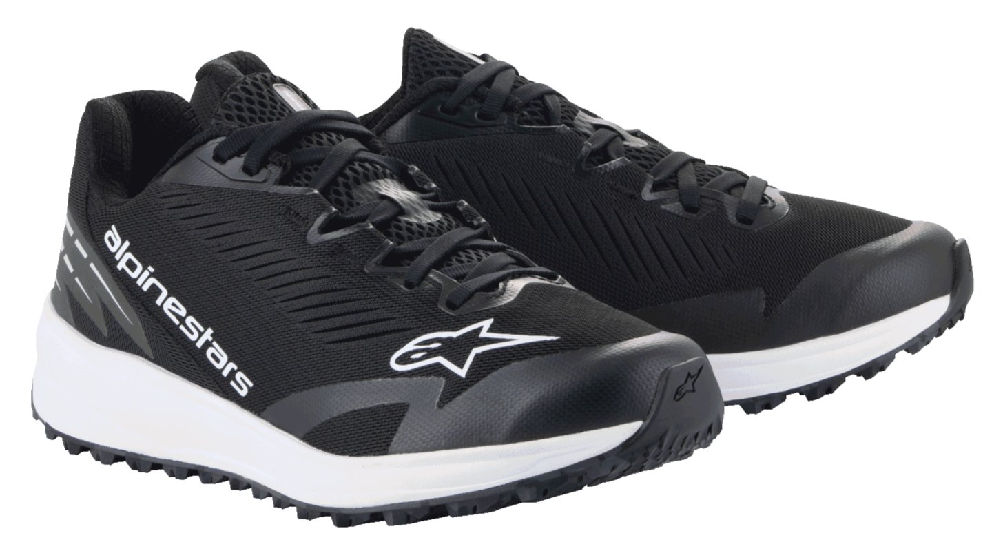 Scarpe Alpinestars Meta Road V2, scarpe sportive, nero e bianco, tomaia in mesh traspirante con marchio Alpinestars bianco, intersuola bianca spessa, design atletico per l'abbigliamento da lavoro dei team di gara