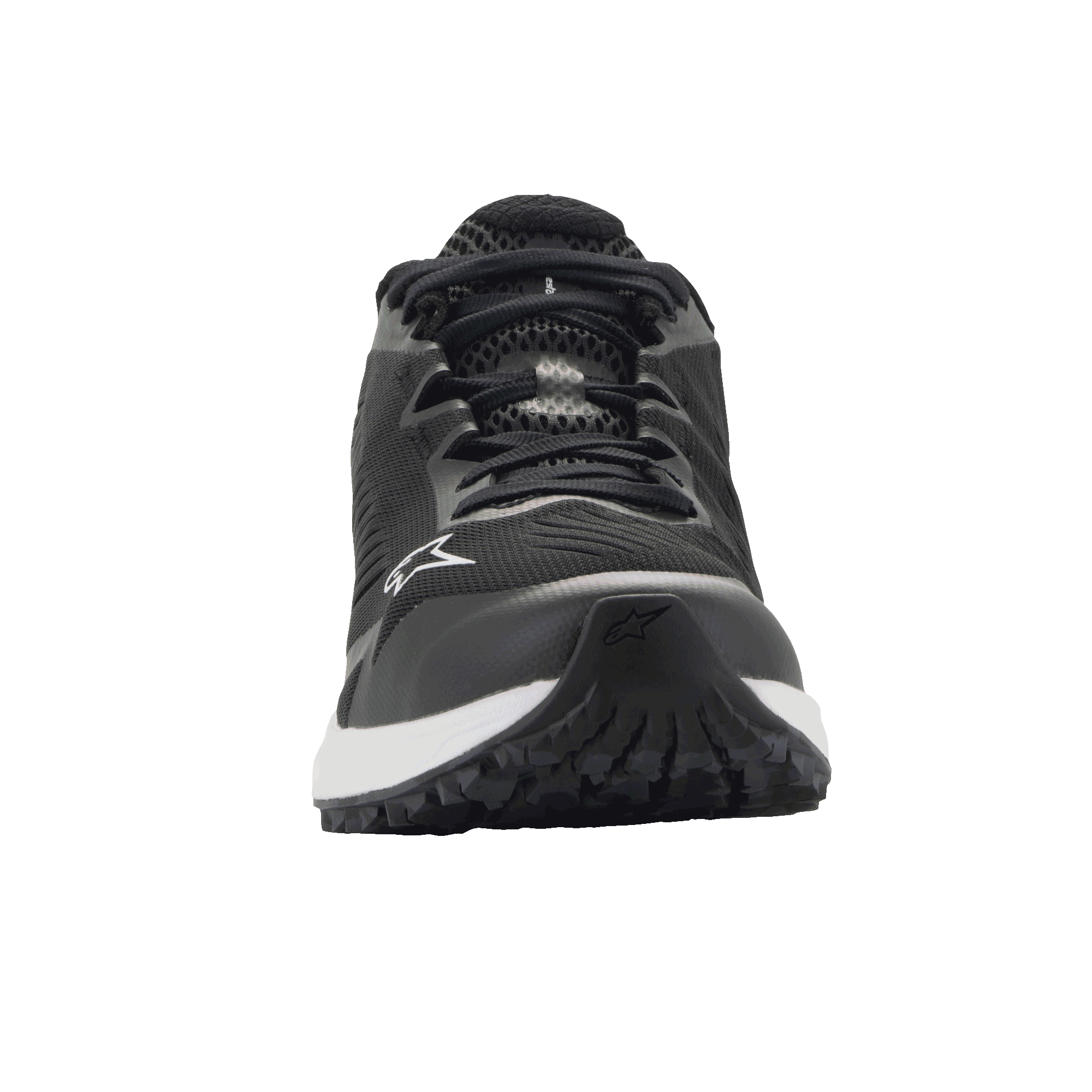 Scarpe Alpinestars Meta Road V2, scarpe sportswear, nero e bianco, vista frontale con struttura in mesh traspirante, intersuola bianca e logo Alpinestars sul lato e sulla punta, abbigliamento da lavoro leggero ispirato al motorsport