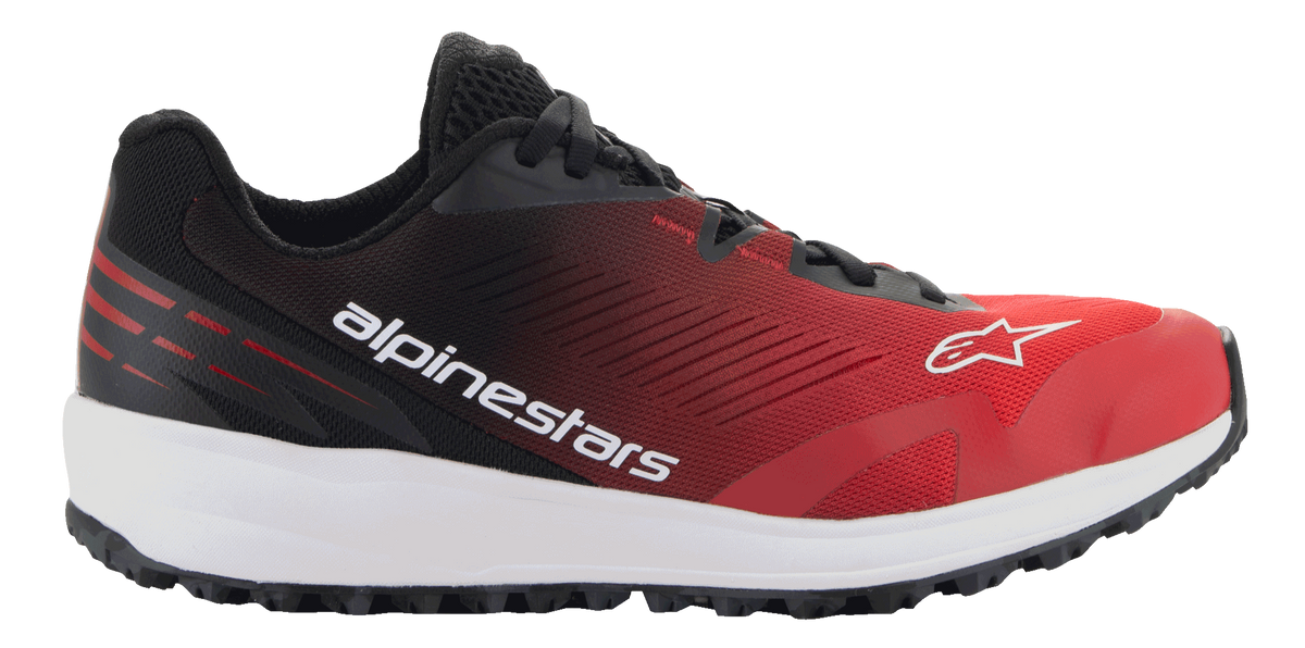 Alpinestars Scarpe Meta Road V2, scarpe sportswear, rosso, nero e bianco, vista di profilo laterale con tomaia in mesh traspirante, intersuola bianca, suola nera e vistoso marchio Alpinestars sul lato