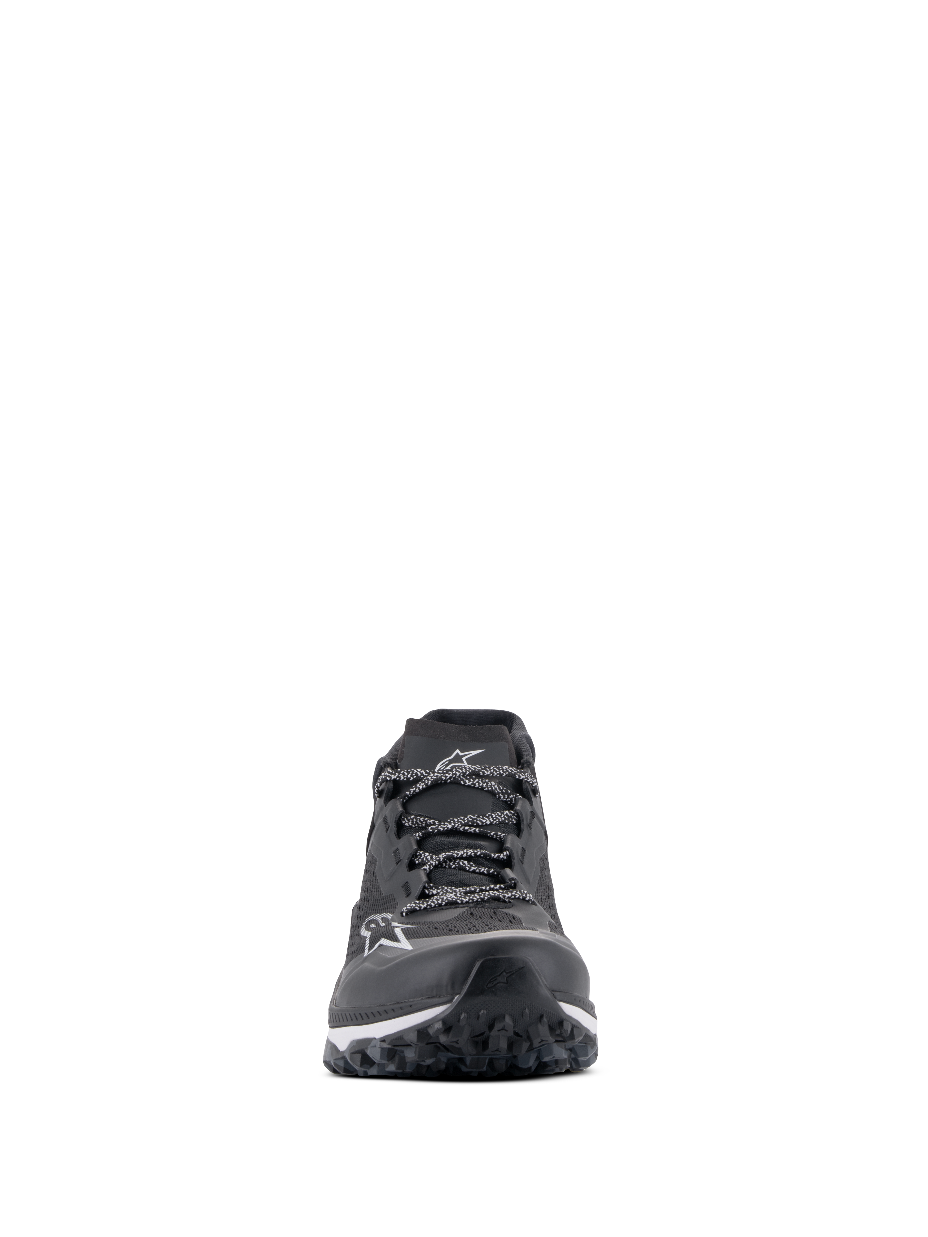 Scarpe Alpinestars Meta XR V2, calzature sportive casual, nero, bianco e grigio scuro, vista frontale con tomaia in rete tecnica, lacci a fantasia, logo Alpinestars bianco sulla punta e suola robusta progettata per trazione e comfort