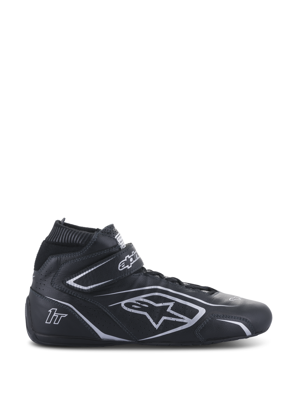 Alpinestars Tech-1 T V3 Shoes FIA, scarpe da corsa nere e argento, calzature motorsport alte in pelle con cinturino a strappo alla caviglia, pannelli laterali traforati e loghi argento, omologate FIA per competizioni automobilistiche professionali