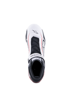 Alpinestars Tech-1 T V3 Shoes FIA, scarpe da racing, bianco, nero e rosso, vista dall'alto con tomaia in pelle bianca e linee di accento rosse, lacci neri, cinturino a strappo logato ed etichetta di certificazione SFI sulla linguetta