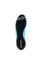 Alpinestars Supertech K Shoes - FIA, scarpe da karting, azzurro e nero con dettagli giallo fluo, vista dal basso della suola in gomma ultra-sottile con battistrada asimmetrico e branding Alpinestars