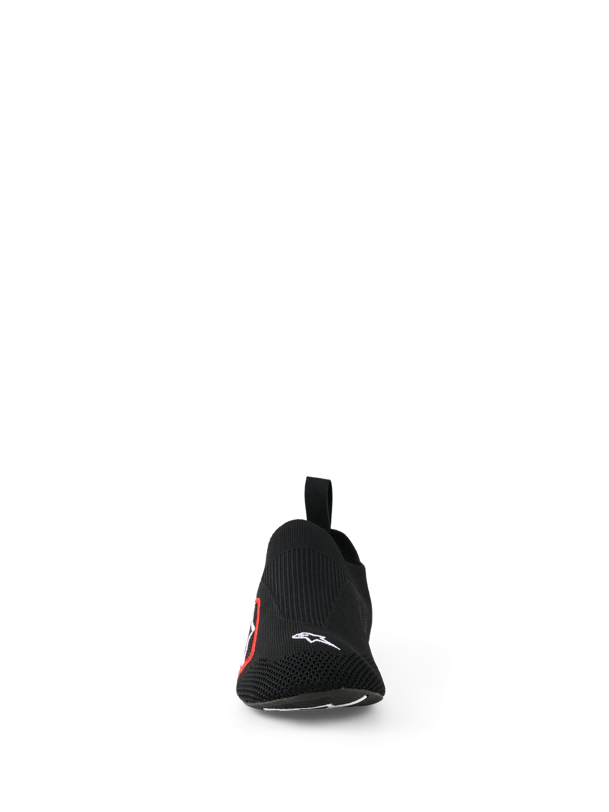 Alpinestars Tech Gaming Shoes, scarpe da sim-racing, nero, vista frontale caratterizzata da una tomaia in maglia elasticizzata senza cuciture, piccolo logo Alpinestars bianco sulla punta, logo laterale rosso e bianco, design leggero per sensibilità sui pedali e comfort