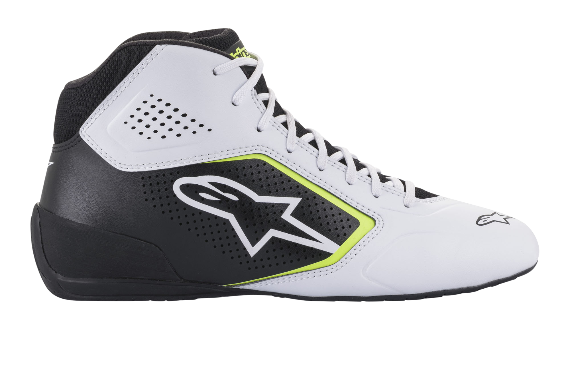 Scarpe Alpinestars Tech-1 K Start V2, scarpe da karting, bianco nero e giallo fluo, profilo laterale con pannelli in microfibra traforata, logo Alpinestars bianco con bordo giallo fluorescente, elegante design motorsport per il karting