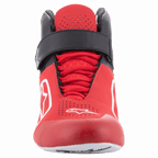 Alpinestars Tech-1 K V2 Shoes, scarpe da karting, rosso, nero e bianco, vista frontale con cinturino a strappo nero sulla caviglia e lacci rossi, tomaia rossa traforata con loghi Astars bianchi, design ergonomico per corse di kart