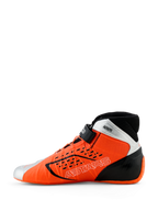 Scarpe Alpinestars Tech-1 KX V3, scarpe da karting, arancione fluo, nero e argento, vista di profilo laterale, con logo ASTARS sul lato, cinturino regolabile sulla caviglia e design aerodinamico per corse professionali