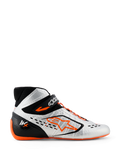 Scarpe Alpinestars Tech-1 KX V3, scarpe da karting, argento, nero e arancione fluo, vista laterale con costruzione termosaldata senza cuciture, allacciatura asimmetrica arancione, vistoso logo Astar arancione sul lato e suola sottile in gomma arancione fluo