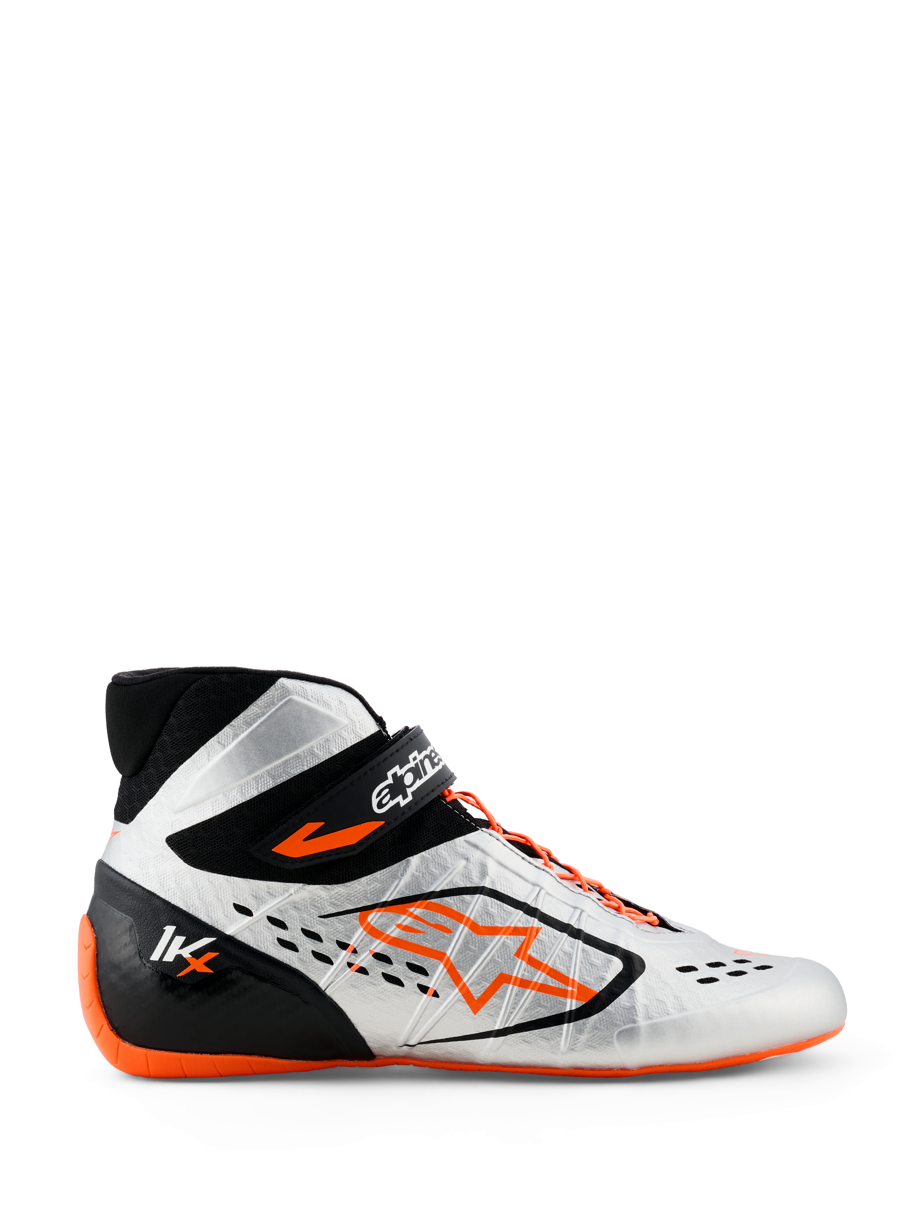 Scarpe Alpinestars Tech-1 KX V3, scarpe da karting, argento, nero e arancione fluo, vista laterale con costruzione termosaldata senza cuciture, allacciatura asimmetrica arancione, vistoso logo Astar arancione sul lato e suola sottile in gomma arancione fluo