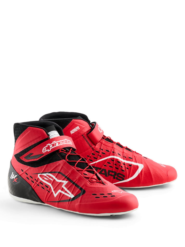 Scarpe Alpinestars Tech-1 KX V3, scarpe da karting, rosso e nero, con allacciatura asimmetrica e cinturino alla caviglia in velcro, logo Alpinestars bianco, prese d'aria tagliate al laser e costruzione leggera senza cuciture per prestazioni professionali nel motorsport