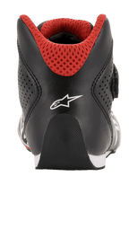 Scarpe Alpinestars Youth Tech-1 K, scarpe da karting, nero, bianco e rosso, vista posteriore con tallone arrotondato, logo Alpinestars bianco e colletto in mesh 3D rosso per gare di kart