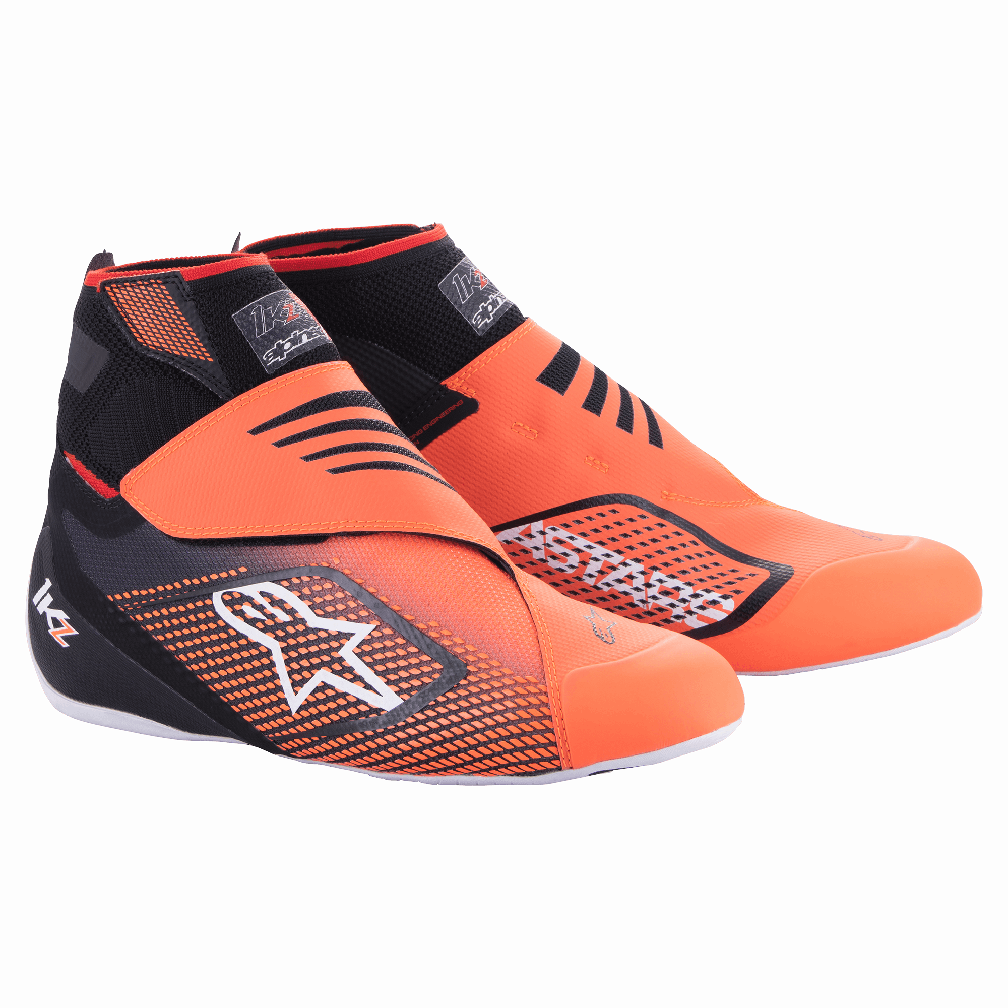 Scarpe Alpinestars Tech-1 KZ V2, scarpe da karting, nero e arancione fluo, design a collo alto con tomaia in maglia e logo Astars bianco, pannelli in mesh nero, sovrapposizioni testurizzate, suole bianche sottili, doppia chiusura a strappo, calzature aerodinamiche ad alte prestazioni