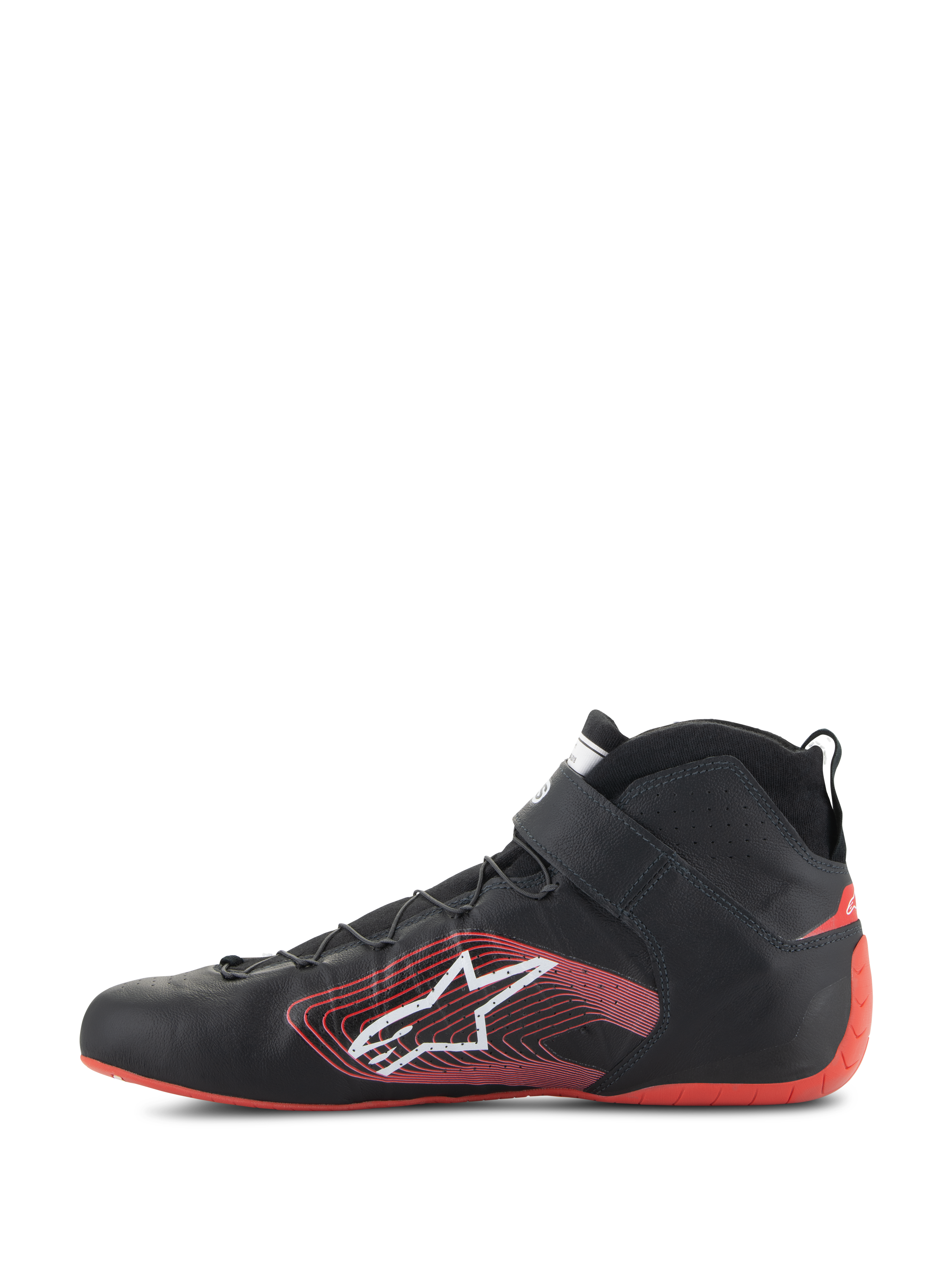 Alpinestars Tech-1 Z V3 Shoes FIA, scarpe auto, nero e rosso, vista di profilo, struttura in pelle premium con contrafforte del tallone rosso, logo Astars bianco con grafica lineare rossa, cinturino alla caviglia e lacci sottili