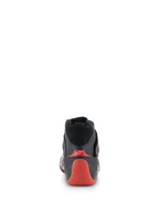 Alpinestars Tech-1 Z V3 Shoes FIA, scarpe da auto racing, nero e rosso, vista posteriore che mette in evidenza il tallone termoformato rosso con logo bianco, struttura in pelle nera, calzature professionali per motorsport