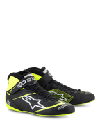 Scarpe Alpinestars Tech-1 Z V3 FIA, scarpe da auto racing, nero e giallo fluo, con logo Astars bianco, sistema di allacciatura rapida e cinturino alla caviglia, design high-top in pelle per motorsport professionale