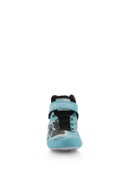 Scarpe Alpinestars Tech-1 Z V3 FIA, scarpe da auto racing, verde acqua chiaro, bianco e nero, vista frontale che mostra la tomaia in pelle premium, il sistema di allacciatura rapida e il cinturino alla caviglia in velcro con marchio