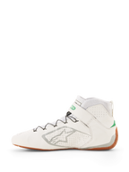 Alpinestars Tech-1 Z V3 Scarpe FIA, scarpe da corsa bianche con dettagli verdi e argento, suola in gomma, design a stivaletto in pelle traforata, sistema di allacciatura rapida con supporto a filo, logo Alpinestars argento sul lato