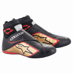 Alpinestars Scarpe Supermono V2 FIA, scarpe da corsa auto, nero, oro e rosso, costruzione in pelle ultra-leggera, con logo a stella dorato dai contorni rossi, colletto elastico a calzino e chiusura a strappo