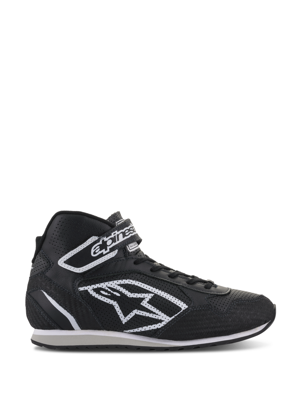Scarpe Alpinestars Radar, calzature professionali per pit crew da corsa, nero e bianco, tomaia in pelle traforata con grande logo a stella bianco, design alto con cinturino in velcro sulla caviglia e lacci, stile resistente ispirato al motorsport