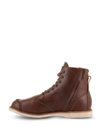 Scarpe Alpinestars Oscar Monty V2, scarpe da moto in pelle marrone, vista laterale mediale con cerniera laterale e lacci, design moc toe con suola a zeppa di colore chiaro, calzature protettive d'ispirazione heritage