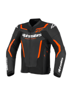 Giacca in pelle Alpinestars GP Force V2, giacca moto sportiva, nero e rosso fluo, con branding Alpinestars bianco e vivaci accenti rosso arancio, costruzione professionale in pelle con design sport-fit