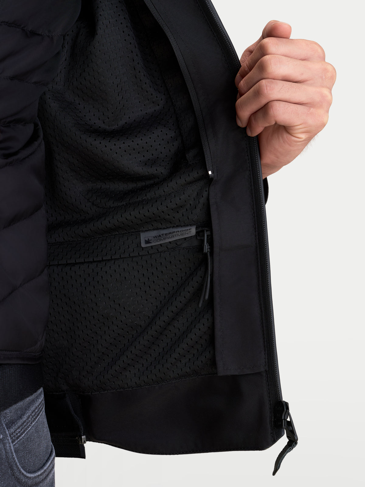 Alpinestars Caliber V 2 Giacca di pelle, giacca da moto in pelle, nero, primo piano dello scomparto interno impermeabile e della fodera in rete