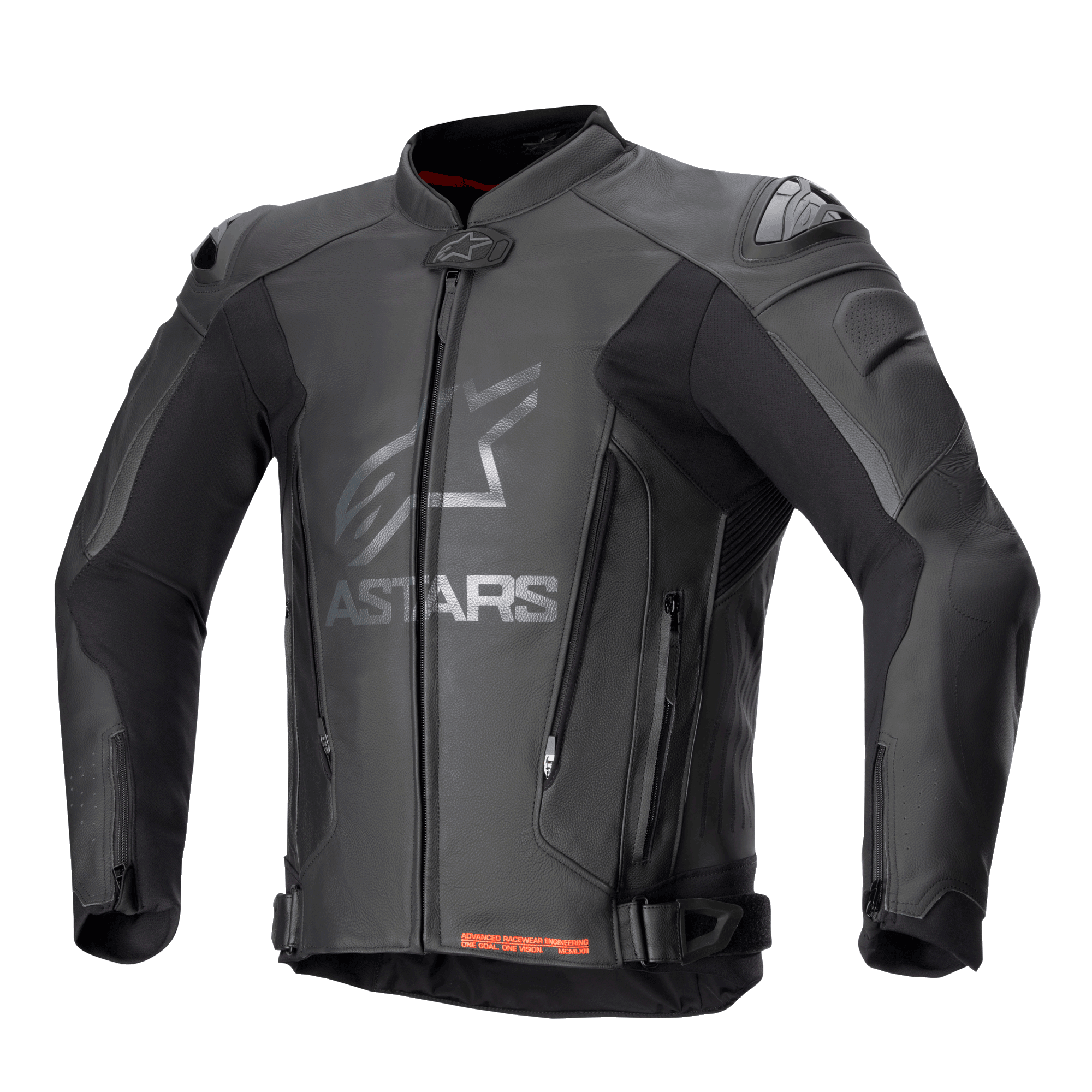 Giacca in pelle Alpinestars GP Plus V4, giacca da moto racing nera con marchio ASTARS argento sul petto, cerniera frontale, slider esterni DFS sulle spalle, cerniere di ventilazione sull'addome, cinturini regolabili in vita, dettagli rossi all'interno del colletto, costruzione in pelle pregiata e tessuto tecnico elasticizzato