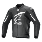 Giacca in pelle Alpinestars GP Plus R V4 Airflow, nero e bianco, vista frontale con grande logo Astars bianco e scritta sul petto, pannelli in pelle traforata per la ventilazione, slider DFS sulle spalle, tasche con zip e cinturini regolabili in vita, abbigliamento racing da moto in pelle premium