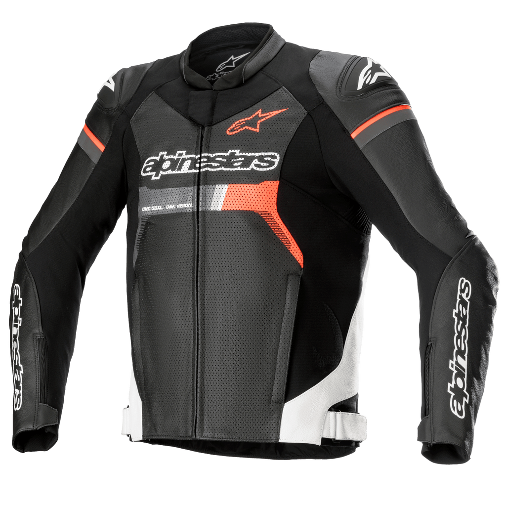 Alpinestars GP Force Airflow Leather Jacket, nero con dettagli bianco e rosso fluo, giacca da moto in pelle traforata, dotata di protezioni per le spalle DFS Lite, loghi Alpinestars su petto e maniche, design sportivo ventilato