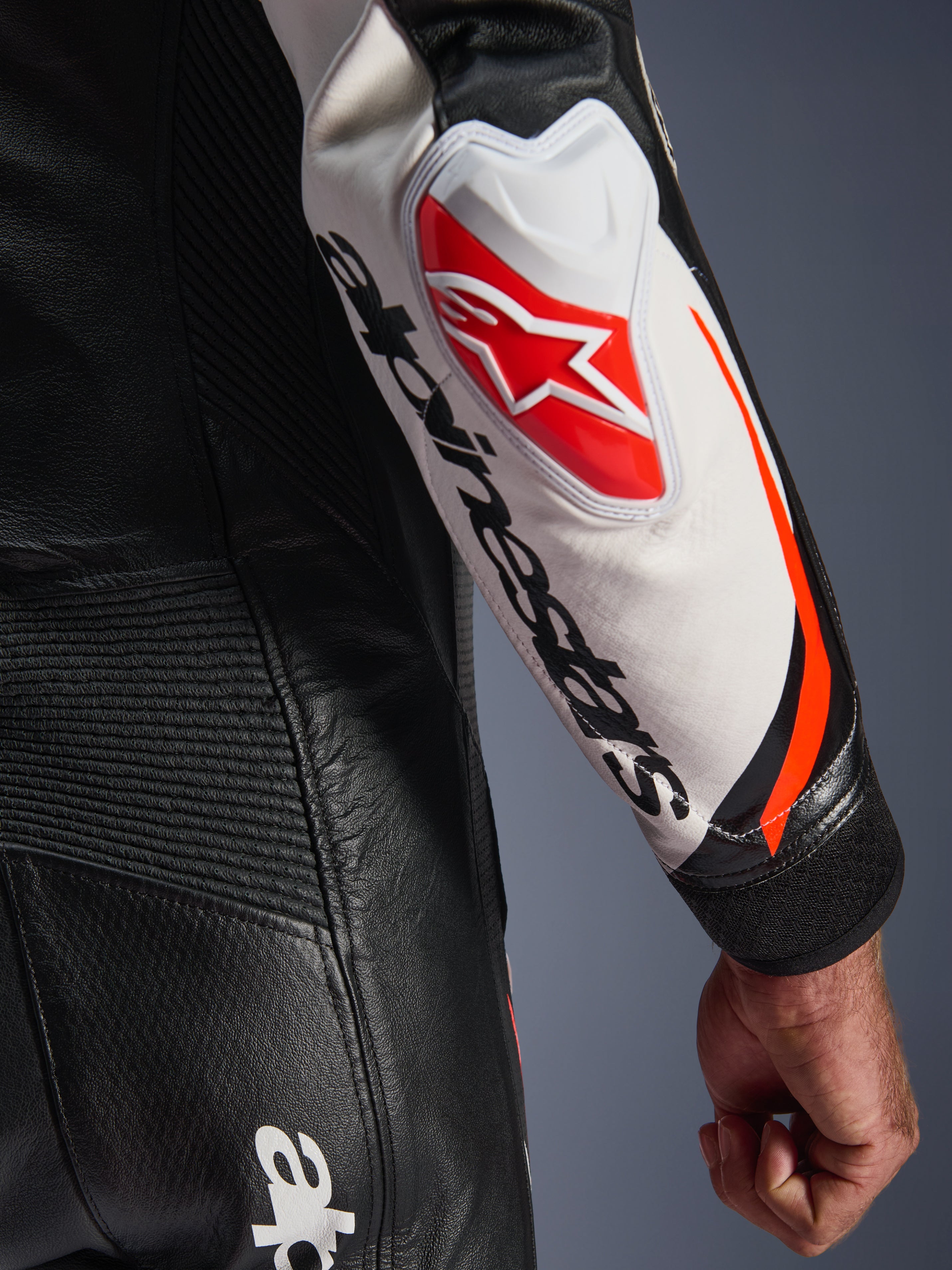 Tuta In Pelle GP Tech V5 1 Pezzo