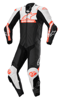 Alpinestars Missile V2 Ward 1-Piece Leather Suit, tuta da corsa in pelle monopezzo, nero con accenti bianchi e rosso fluo, design aerodinamico con cerniera frontale e slider per ginocchia, costruzione in pelle premium