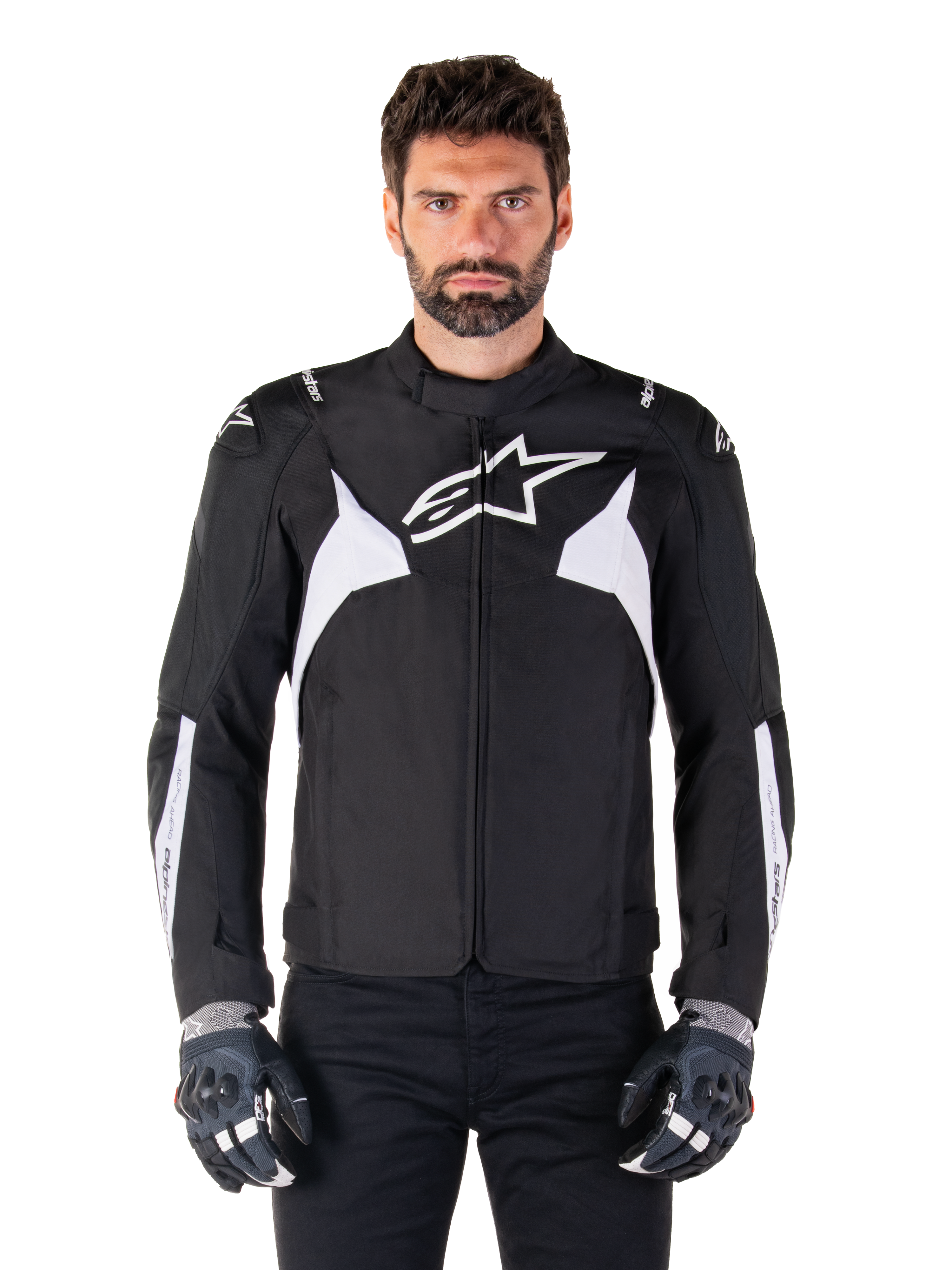 Giacca impermeabile Alpinestars T-Jaws V4, giacca da moto sportiva in tessuto da uomo, nero e bianco, logo stella bianco sul petto, dettagli bianchi sulle spalle e strisce bianche sugli avambracci, colletto alto, vestibilità atletica per la guida su strada