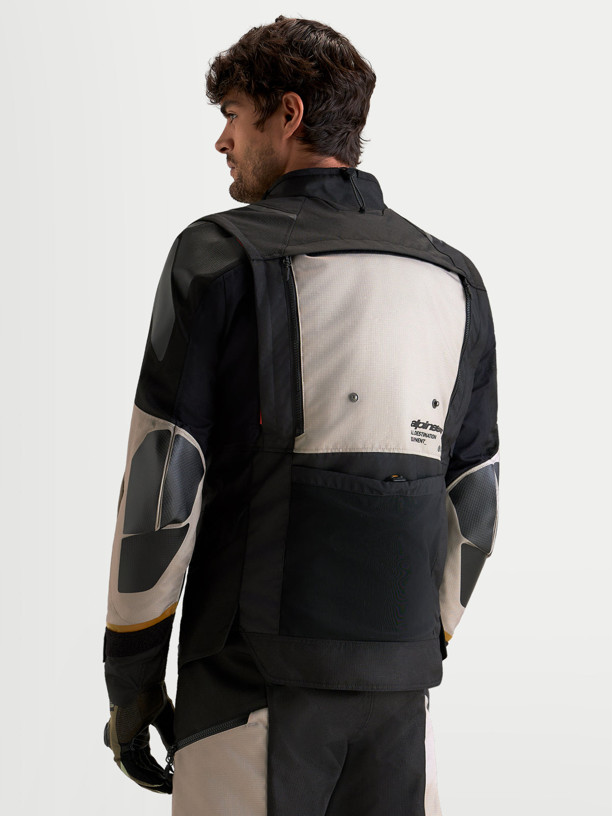 Alpinestars Harok V2 Drystar Giacca, giacca da moto adventure da uomo, alluminio, marrone e nero, vista posteriore con pannelli di ventilazione modulari e struttura in tessuto resistente