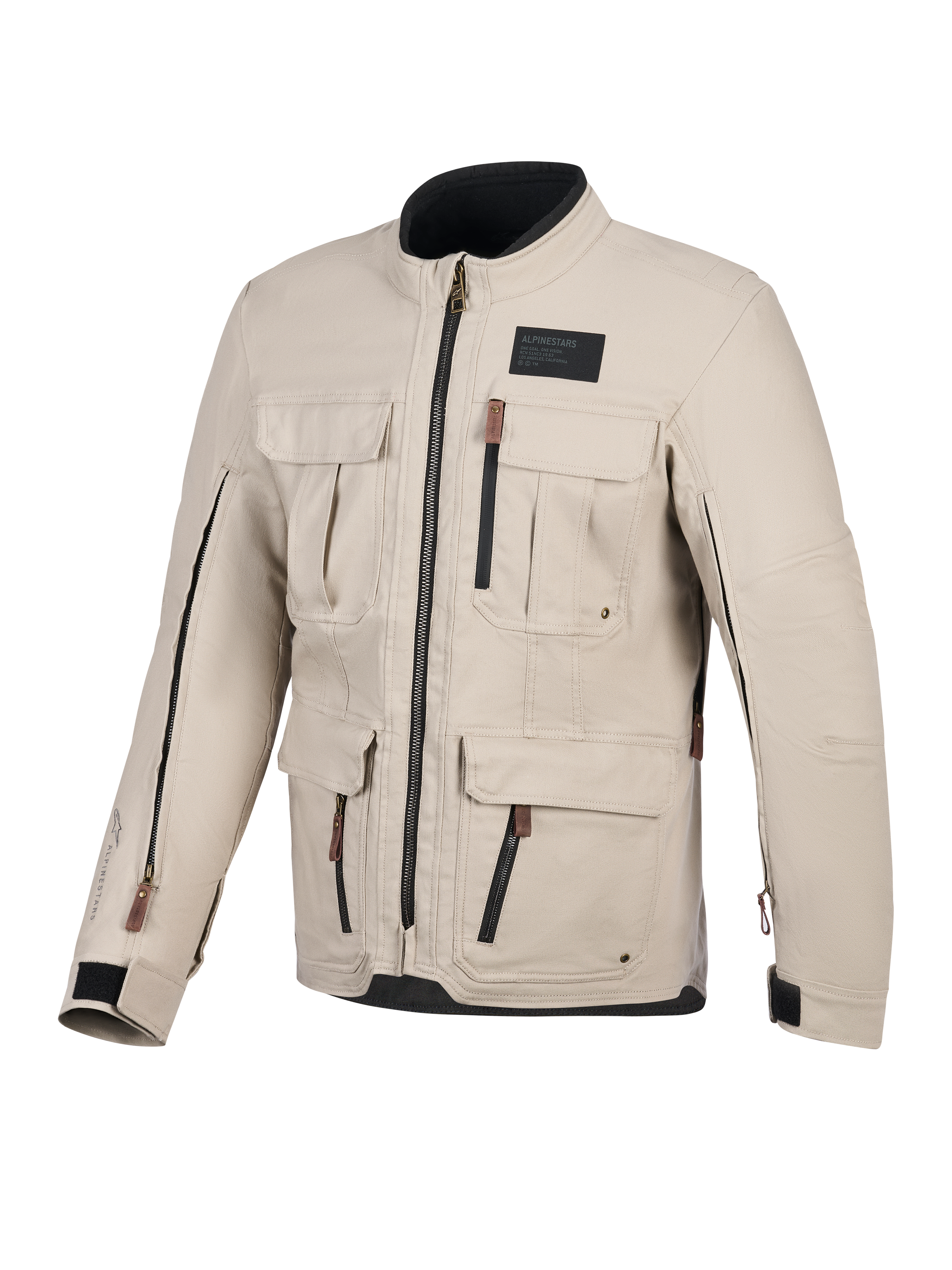 Giacca Alpinestars Borrego Drystar®, giacca da moto, grigio caldo, vista frontale con molteplici tasche cargo, cerniere nere con linguette marroni, trama in tela cerata e patch con logo nera sul petto.