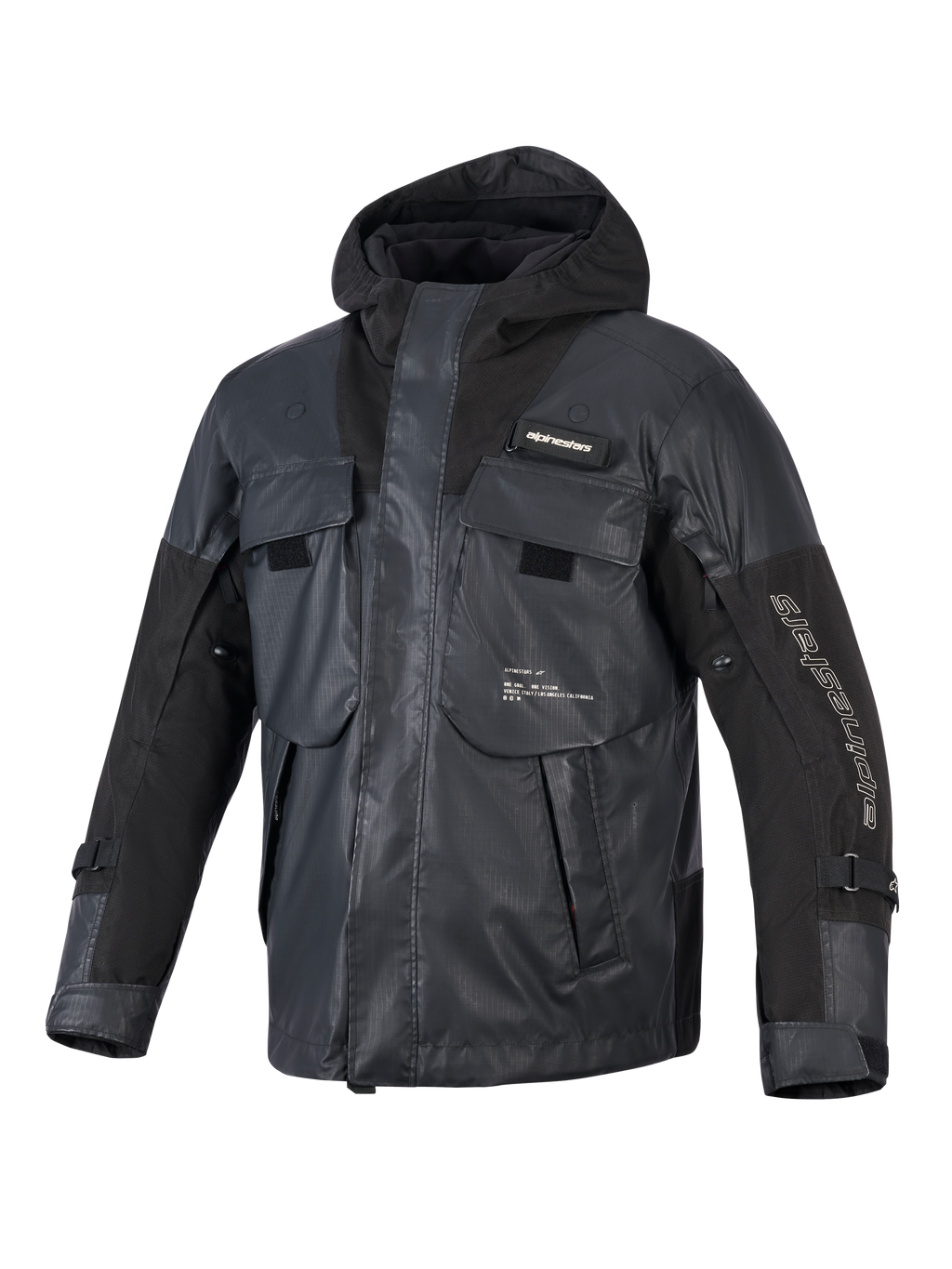 Alpinestars Mospher Waterproof Jacket, parka da moto nero, design tattico utilitario con molteplici grandi tasche, costruzione in tessuto ripstop, cappuccio integrato, logo Alpinestars bianco sulla manica e sul petto