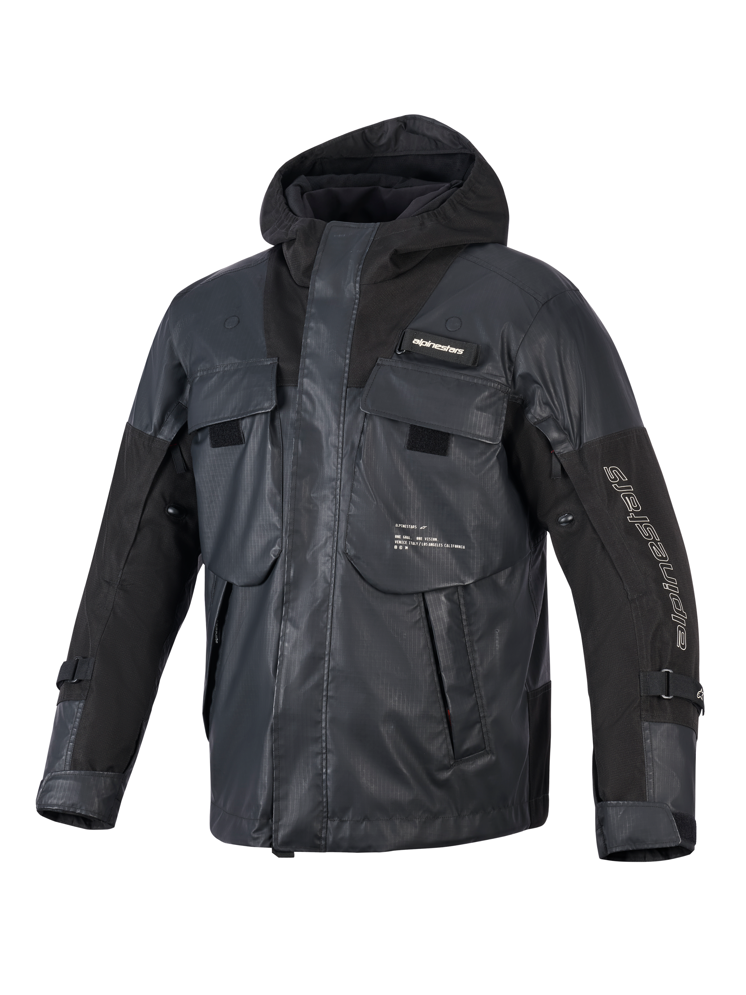 Alpinestars Mospher Waterproof Jacket, parka da moto nero, design tattico utilitario con molteplici grandi tasche, costruzione in tessuto ripstop, cappuccio integrato, logo Alpinestars bianco sulla manica e sul petto