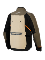 Giacca Alpinestars Cusco Drystar®, vista posteriore, Walnut Aluminum Black, giacca da moto adventure in tessuto con un ampio pannello posteriore beige, accenti diagonali arancioni e loghi riflettenti su una base marrone e nera.